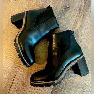Black Vince Camuto booties, women’s size 6. Great condition! Comfortable.
